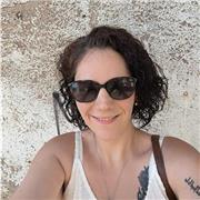 Jeune femme salariée dans le privé propose cours de français et soutien scolaire tous niveaux